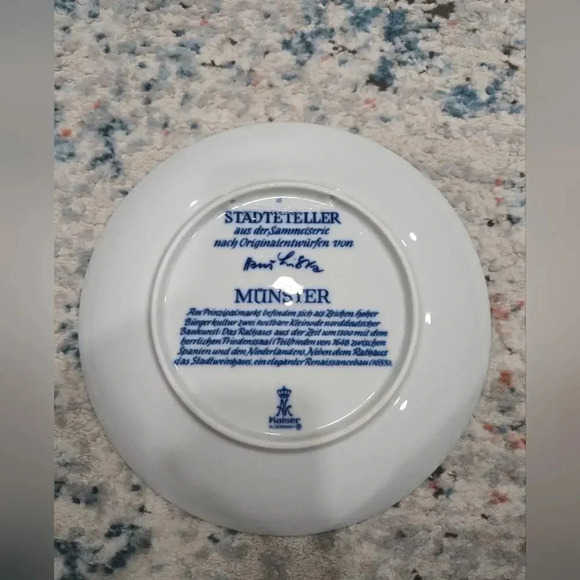 Vintage Kaiser Porcelain Decorative Plate 9" - Picture 4 of 4